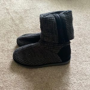 Knitted boots.